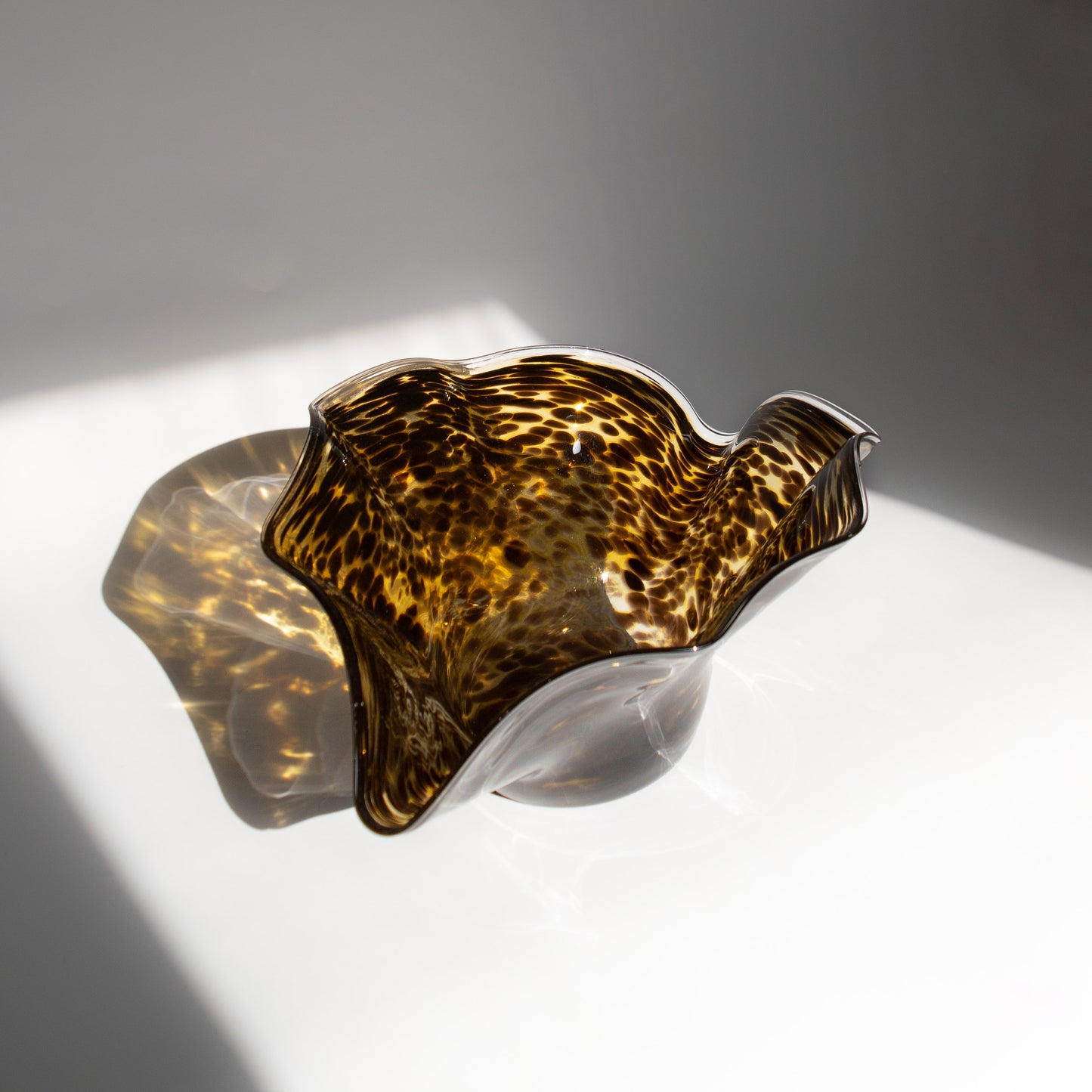 Large Tortoise Shell Art Glass Centerpiece Bowl